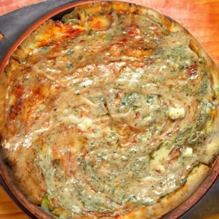 Pizza rellena de Jamón y Queso